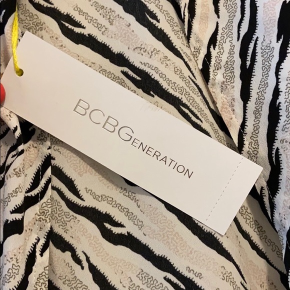 Bcbg open back white and black minidress - Picture 10 of 12